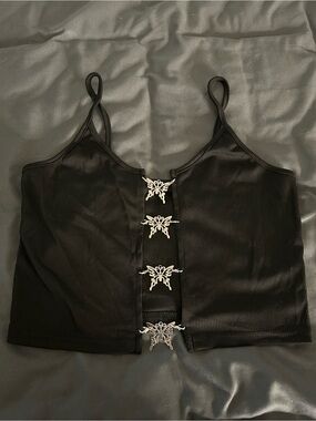SHEIN Black Ribbed Crop Tank with Silver Butterfly Clips